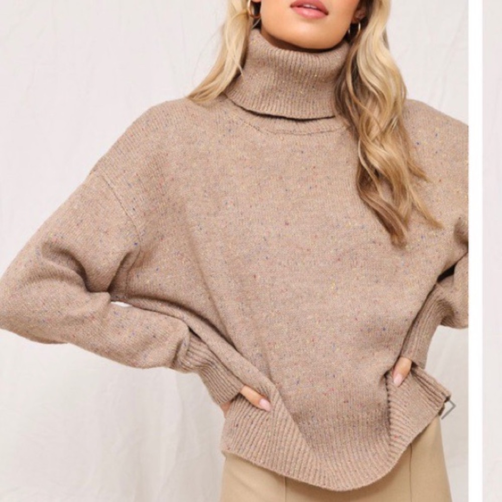 Speckled turtleneck